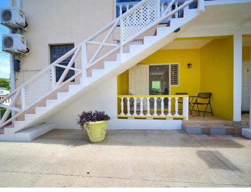 Balkon ili terasa u objektu Coastal View Apt #1 - 2 bed