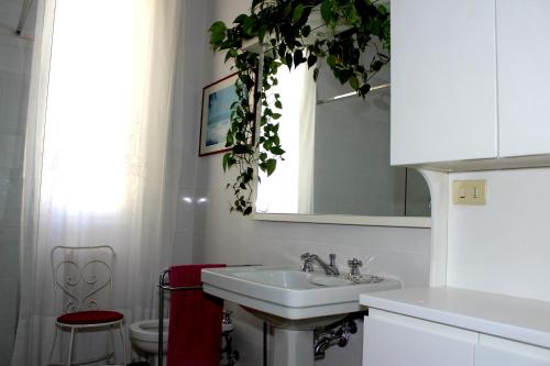 Art Apartment Montebello Family Home