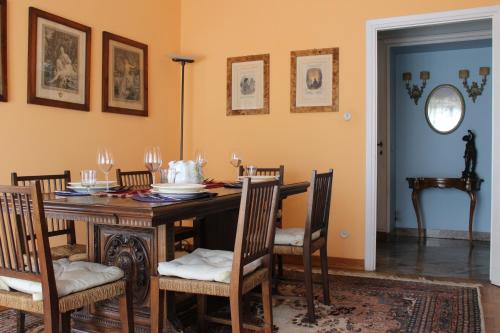 Art Apartment Montebello Family Home