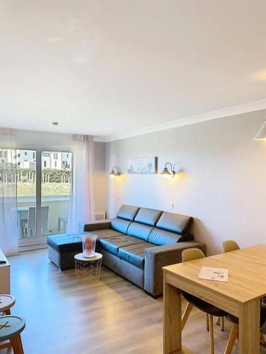 Photo de la galerie de l'établissement Résidence Bleu Marine - Appartement 4 personnes, une chambre dans résidence avec piscine à Lacanau Océan MAE-0481, à Lacanau