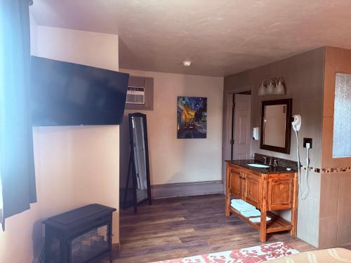 Kuchyň nebo kuchyňský kout v ubytování Adobe Inn Durango