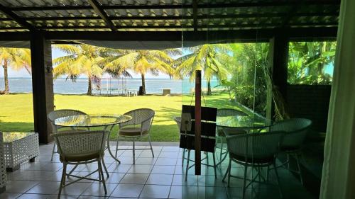 Taman di luar Casa com 4 suites Cond Araua