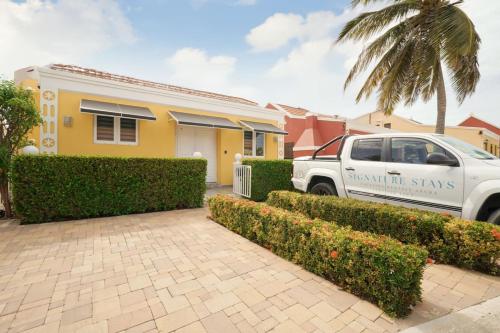 Φωτογραφία από το άλμπουμ του NEW 3BR 2BA Modern Clean Calbas Villa with Pool σε Paraguaná