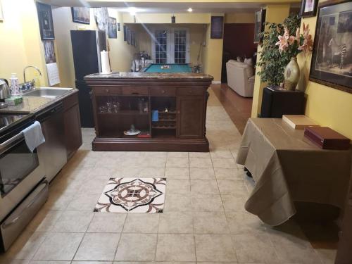 Dapur atau dapur kecil di 536) Private and separate guest house