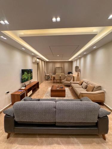 Luxury 3-Bedroom Apartments B2