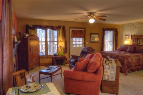 Χώρος καθιστικού στο Blue Mountain Mist Country Inn