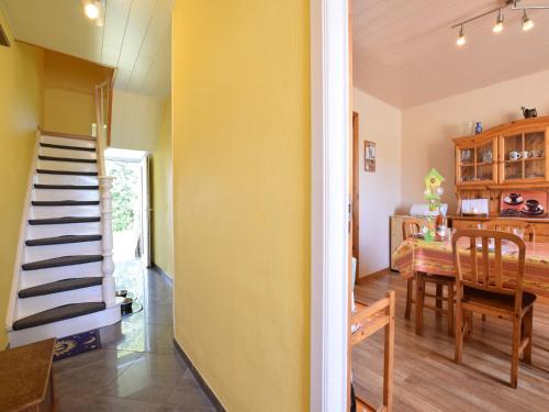 Η κουζίνα ή μικρή κουζίνα στο Chalet in Bovigny with Forest & BBQ