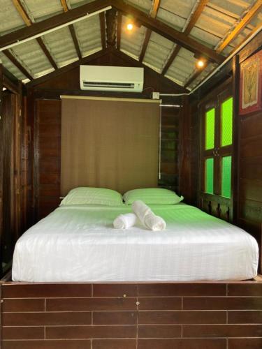 Seaside Hostel Langkawiにあるベッド