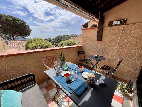 Appartement de charme avec terrasse, piscine et tennis à La Croix-Valmer - FR-1-226B-236