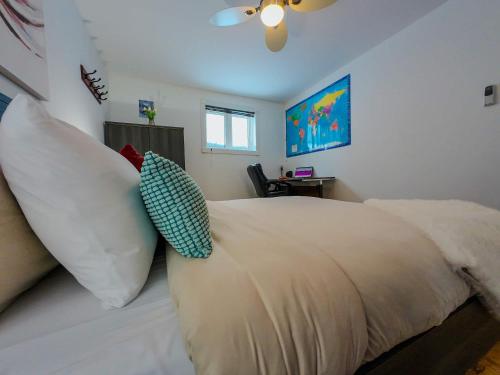 Cama o camas de una habitación en Logis des Prodiges - Le 773