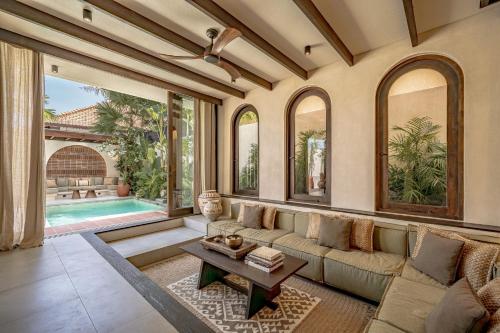 Hồ bơi trong/gần Bedouin House Pererenan