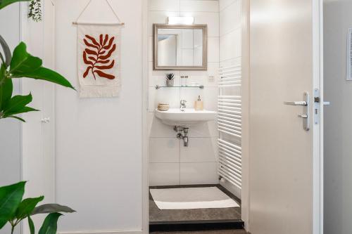 Koupelna v ubytování Chic Stay By Beach & Cafs