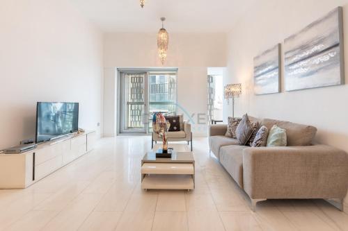 Sea Views 1BR in the Heart of Dubai Marina by Deluxe Holiday Homes