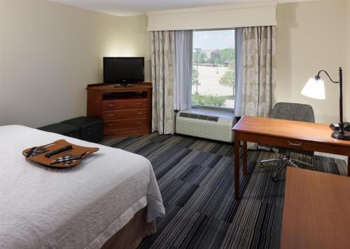 Hampton Inn & Suites Davenport photo 22