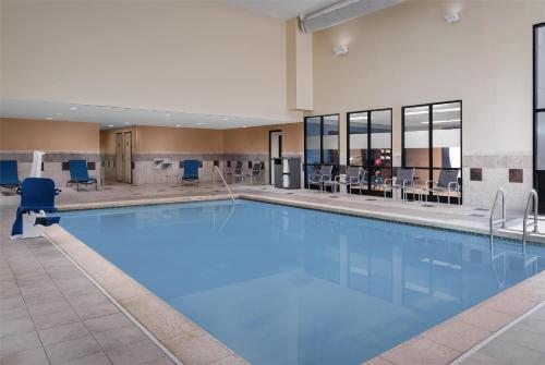 Πισίνα στο ή κοντά στο Hampton Inn & Suites Omaha-Downtown