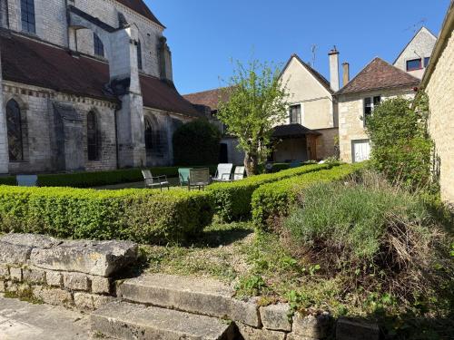 Maison des 7 lieuxにある庭