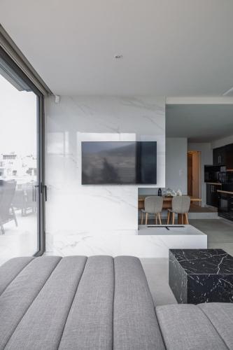 SkyFall Acropolis View Penthouse