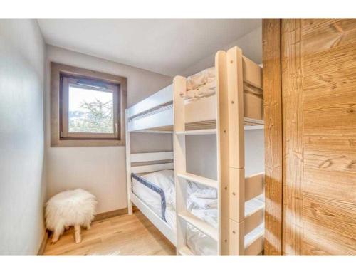 Posteľ alebo postele v izbe v ubytovaní Luxurious 4-room with pool, gym, spa and parking