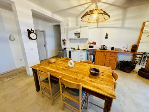Nhà bếp/bếp nhỏ tại Budva Felix Suites