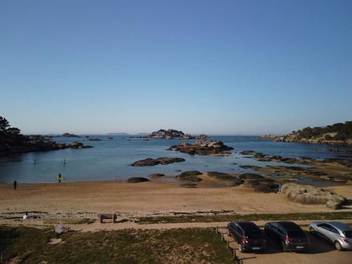 Villa avec Spa, WIFI, VUE MER sur la plage de Tourony à TREGASTEL - Réf 404