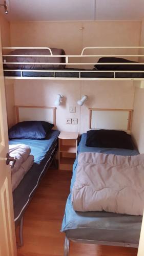 Photo de la galerie de l'établissement Mobil-home Confort dans Camping 4 étoiles, à Nages