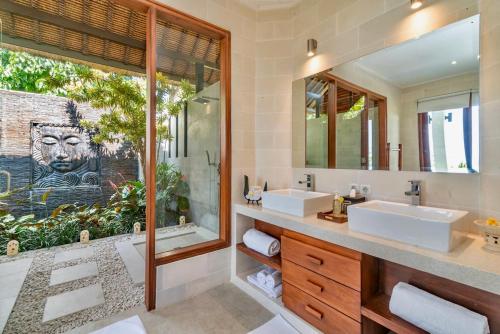 Ένα μπάνιο στο Now available on this platform - Villa Banyan Umeanyar with Unbelievable Panorama View