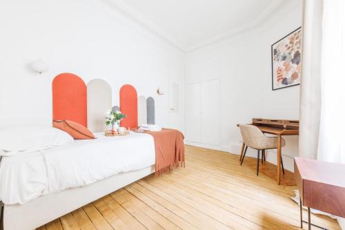 Exceptional apartment near the Eiffel Tower 3 BDR 5 P