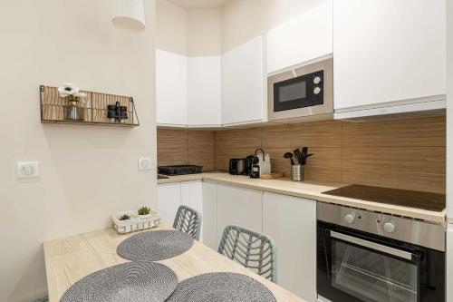 Cozy renovated apartment - 1BR4p - Hyper Center photo 14