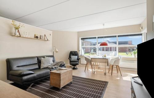 Χώρος καθιστικού στο Gorgeous Apartment In Fanø With Wifi