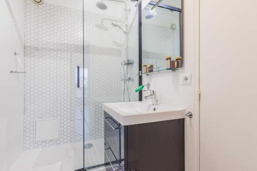 Charming apartment with balcony and view - 1BDR 2P - 19th arr