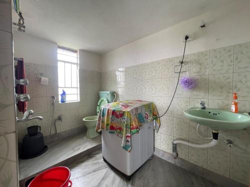 Koupelna v ubytování Marias Homestay Spacious 2 BHK ENTIRE UNIT