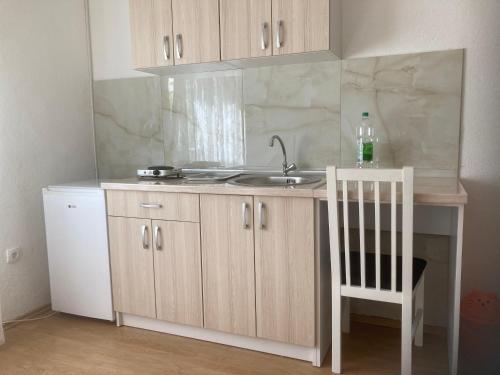 Küche/Küchenzeile in der Unterkunft Guest House Konak kod Danke