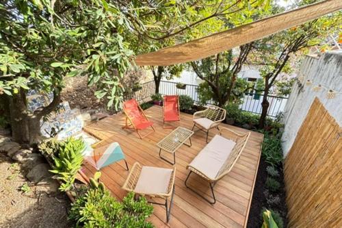 Photo de la galerie de l'établissement Cannes charming apartment with hidden garden quiet city center, à Cannes