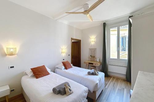 Photo de la galerie de l'établissement Cannes in the heart of Le Suquet beautiful apartment with quiet balcony, à Cannes