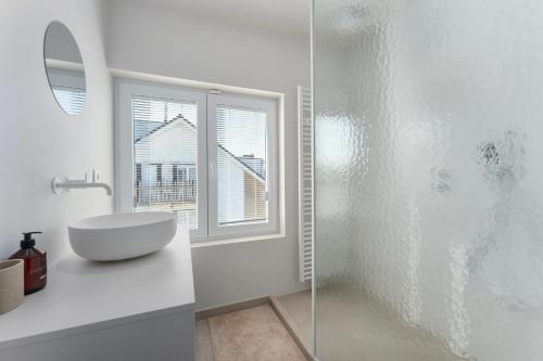 Ένα μπάνιο στο Stijlvol design app - eindeloos uitzicht op groen!