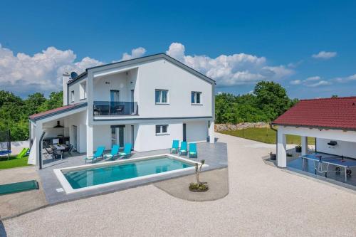 Villa Rovena, a modern and luxurious Istrian villa