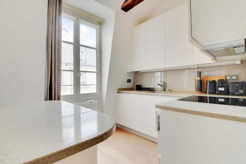 Charming 2BR - 5P - Eiffel Tower - Trocadero
