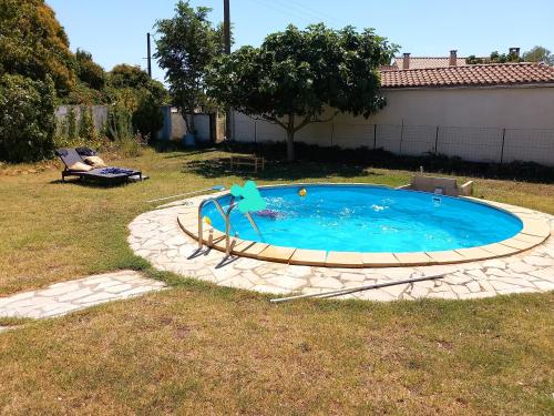 Πισίνα στο ή κοντά στο Les oliviers