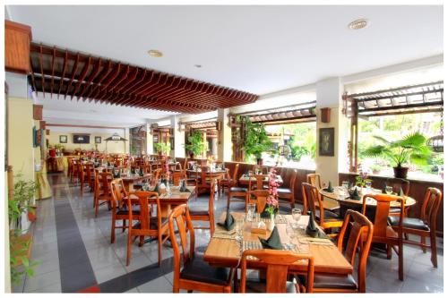Restaurace v ubytování Mutiara Hotel and Convention