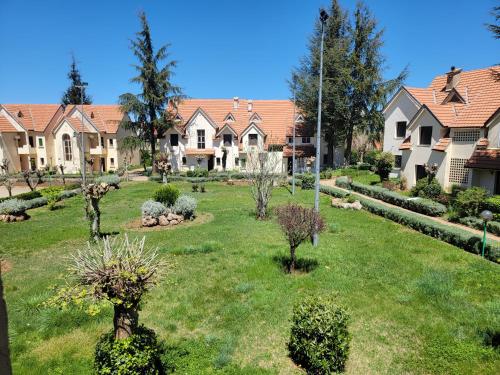 Ein Garten an der Unterkunft Chalet familiale Haut standing