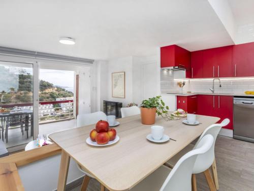 Kuchyň nebo kuchyňský kout v ubytování Apartment Garbi Salions by Interhome