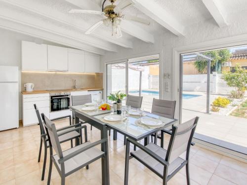Holiday Home Villa Montgrí by Interhome