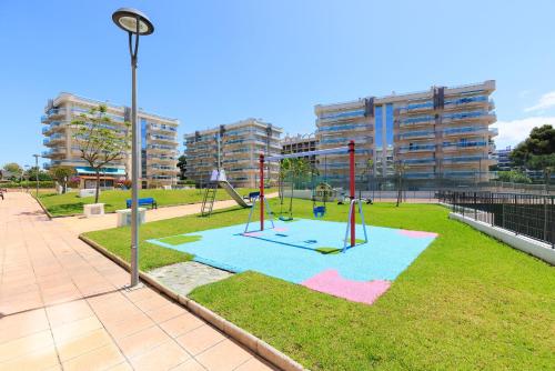 UHC Larimar Family Complex Superior