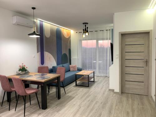 LUX-COMFORT APARTAMENT Klimatyzacja, Garaż, Kominek, Balkon, Idealna lokalizacja obok Galerii Gemini