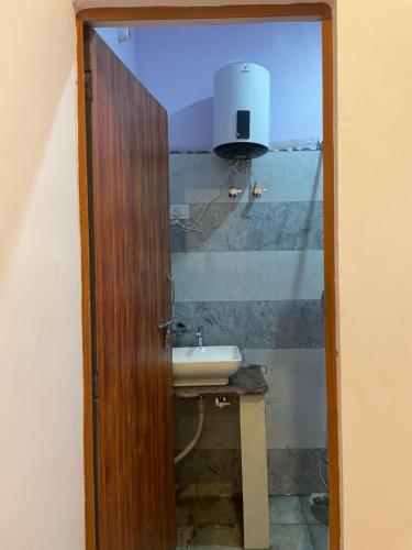 Un baño de Hotel Kedareswram