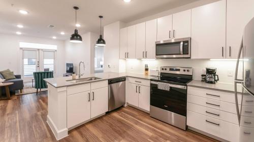 Dapur atau dapur kecil di EQR Weaver Austin
