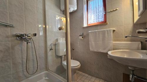 Et badeværelse på Sea View Danijela 2-4 pax