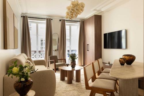 Elegant apartment - 2BR- 6P- Gare Saint Lazare