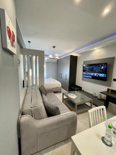 Zotos Luxury Studios & Apartments