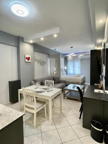 Zotos Luxury Studios & Apartments